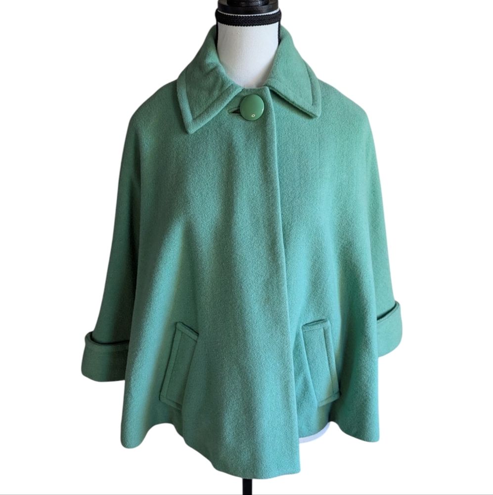 CAbi Carriage Cape – Mint Green Wool Blend (S/M) ✨